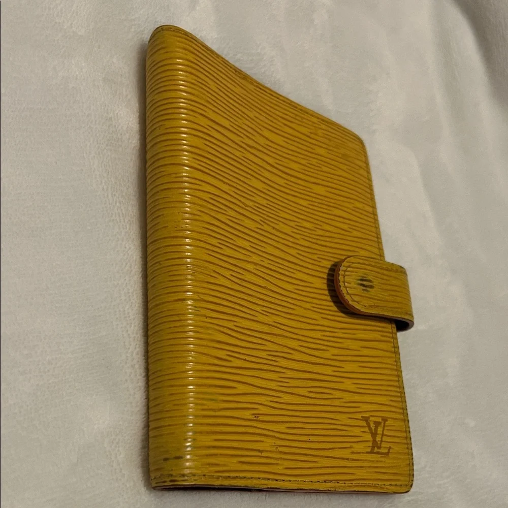 Louis Vuitton Epi Leather Small Ring Agenda Cover